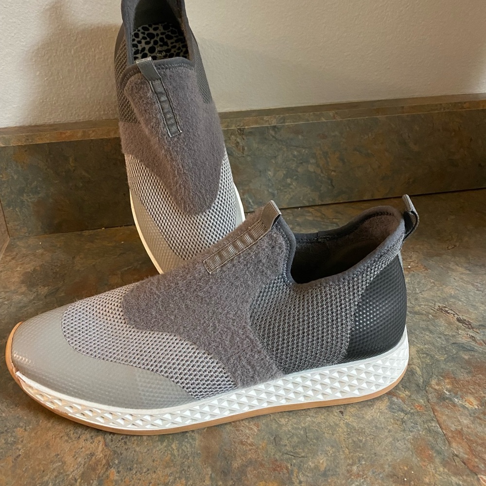 Jslides Color Block Sneaker - image 1